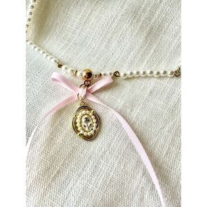 Dainty pink bow and rose pearl statement necklace